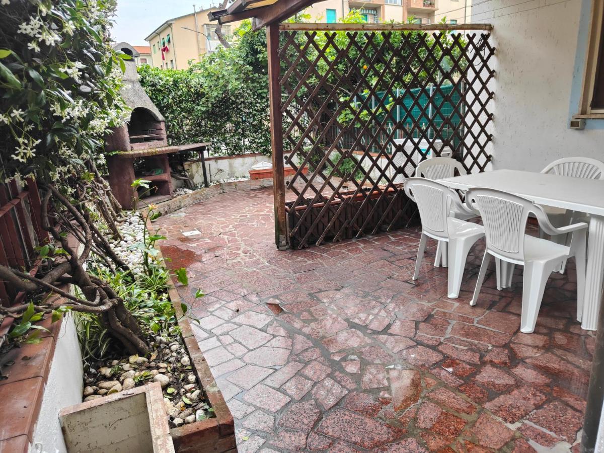 L'Appoggio Perfetto Apartment Viareggio Exterior foto